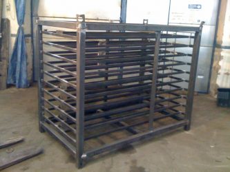 Svařovaná police - výrobky z kovu